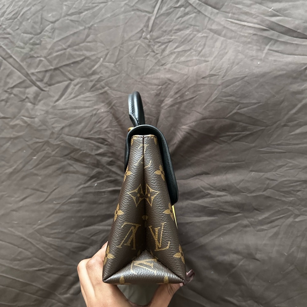 Louis Vuitton Monogram Locky BB - Picture 5 of 9